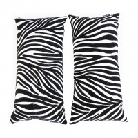 Para  dekoracyjnych poduszek. Zebra.
